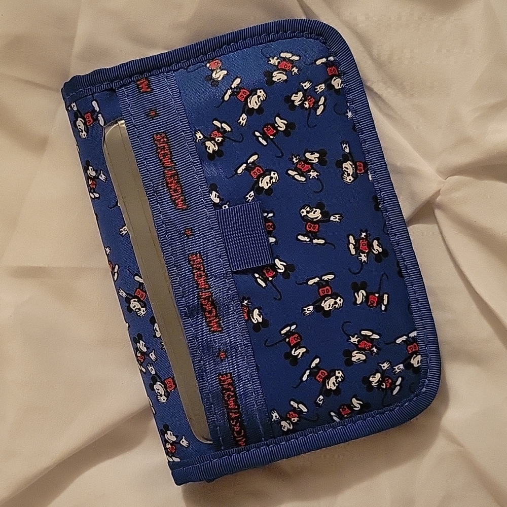 Mickey Mouse Wristlet Wallet - Picture 3 of 14